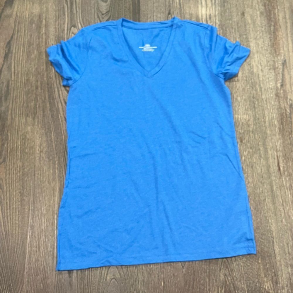 NWOT 2 Pack Womens T-Shirt V-Neckline Short Sleeve Pullover Cotton Blue Size M